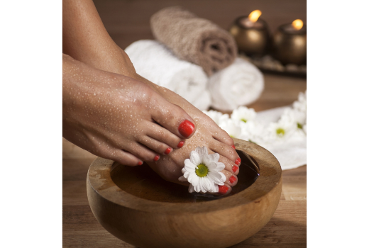 Домашен педикюр стъпка по стъпка – основни аксесоари и съвети.