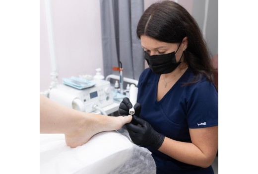 Какво е подология и специалист подолог? Медицински педикюр или обикновен?