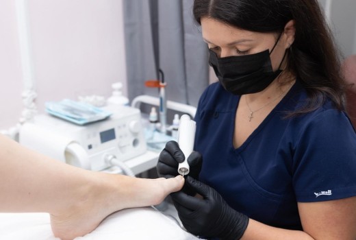 Какво е подология и специалист подолог? Медицински педикюр или обикновен?