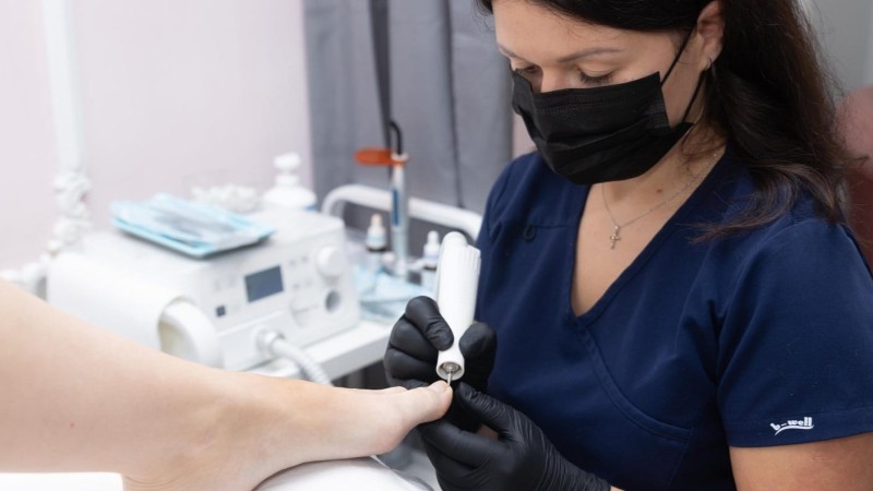 Какво е подология и специалист подолог? Медицински педикюр или обикновен?