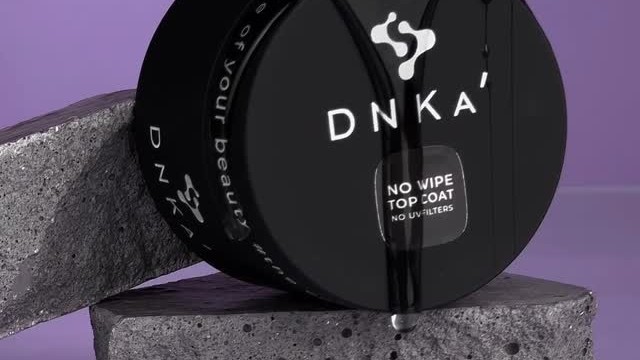 Идеалната база за нокти: как да изберем и нанесем за максимална издръжливост.