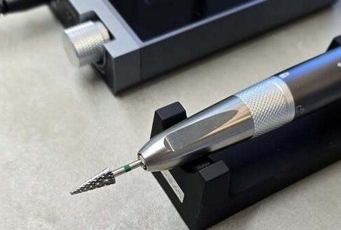 Преносима електрическа пила за маникюр – професионално качество навсякъде