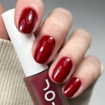 Подхранващ лак за нокти 4 в 1 Wine Whisper Joia Vegan 8 мл. Подхранващ лак за нокти 4 в 1 Wine Whisper Joia Vegan 8 мл.