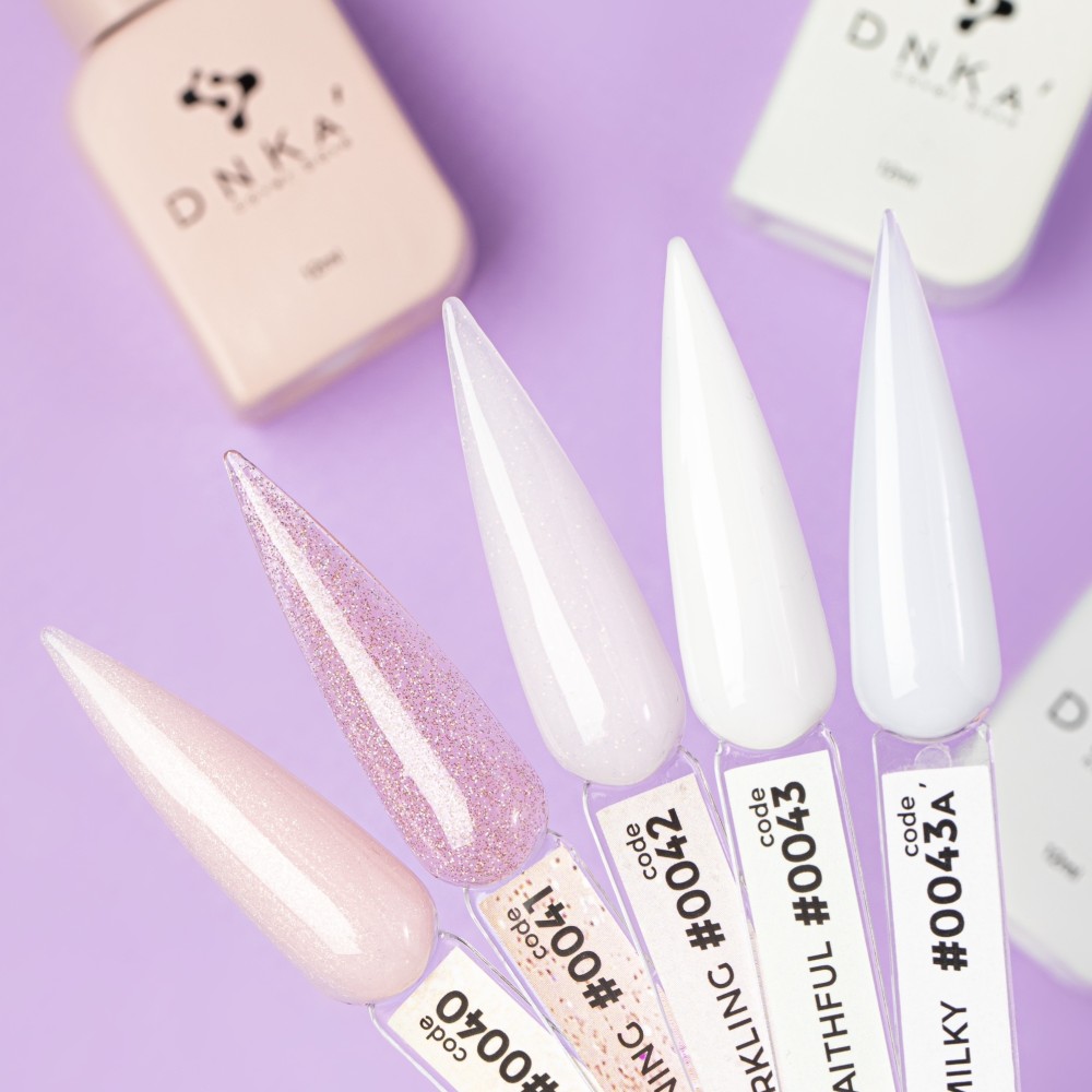 Цветна каучукова основа DNKa 0042 Sparkling 30 мл. Цветна каучукова основа DNKa 0042 Sparkling 30 мл.