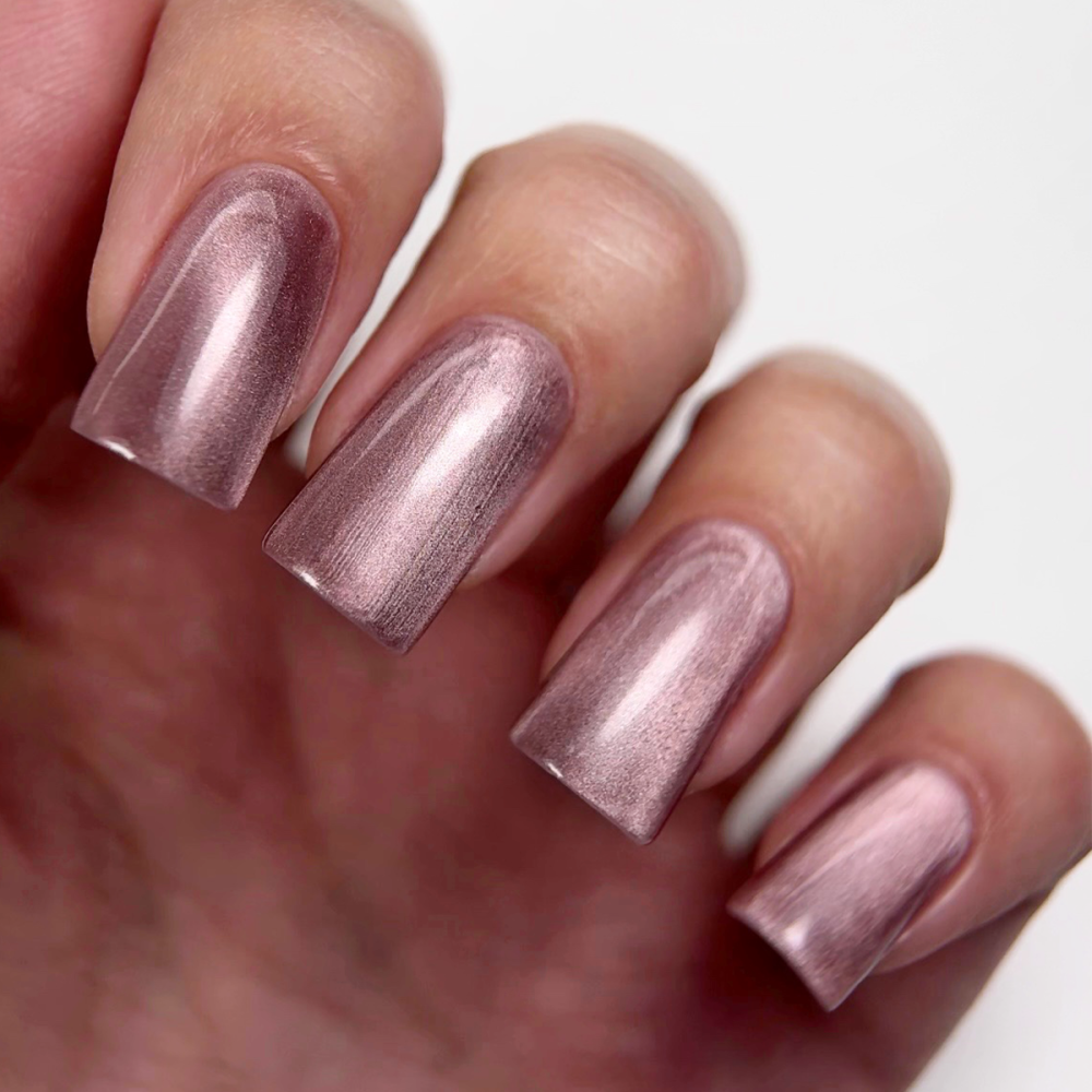 Гел лак Cat Eye 03CE Joia Vegan, 6 мл. Гел лак Cat Eye 03CE Joia Vegan, 6 мл.